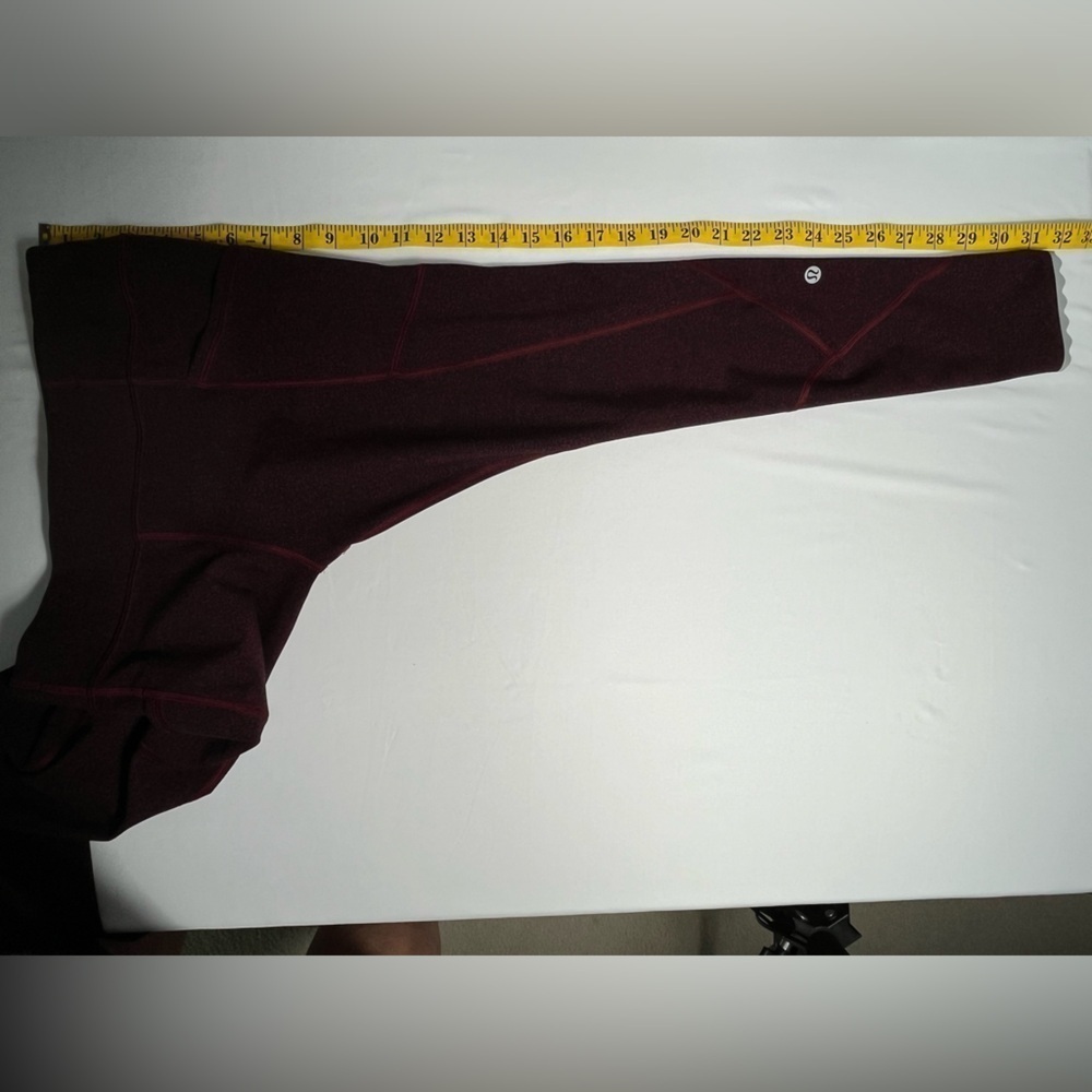 Lululemon Women’s Tight Stuff II-Reflective Details on Bottom of Leggings-Size 8 - Picture 11 of 12